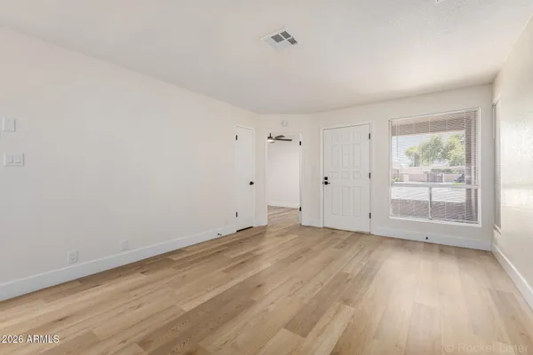 $255,000 | 522 West Blackhawk Drive, Unit 3, Phoenix, AZ 85027