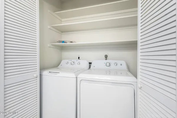 $255,000 | 522 West Blackhawk Drive, Unit 3, Phoenix, AZ 85027