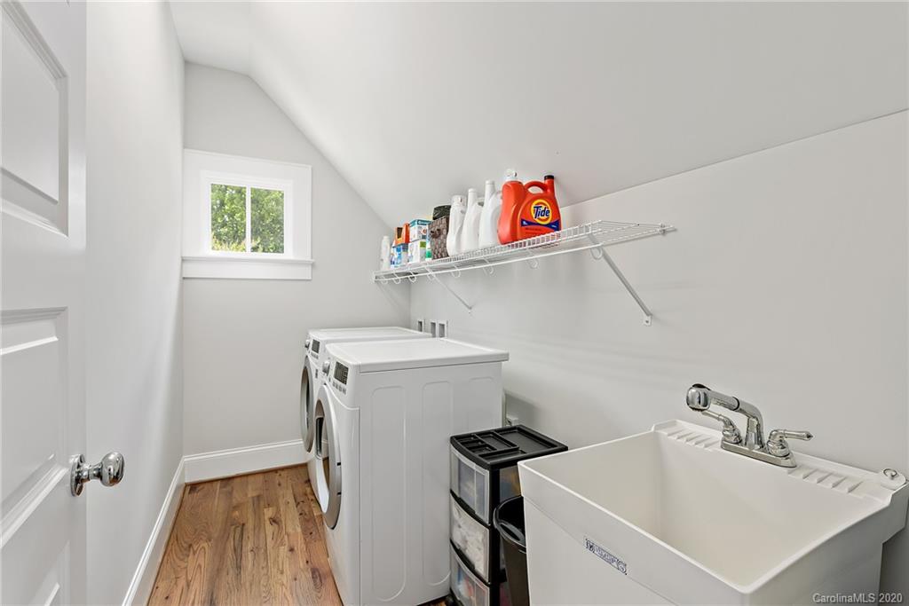 206 Mill Road Charlotte, NC 28216 - Photo 22 of 26 a utility room with dryer and washer