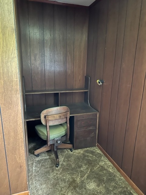3950 Viola Road McMinnville, TN 37110 - Photo 26 of 26 a living room with a chair and a table