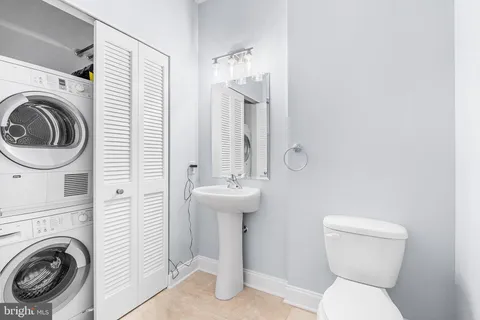 $324,900 | 901 North Penn Street, Unit F1507, Philadelphia, PA 19123