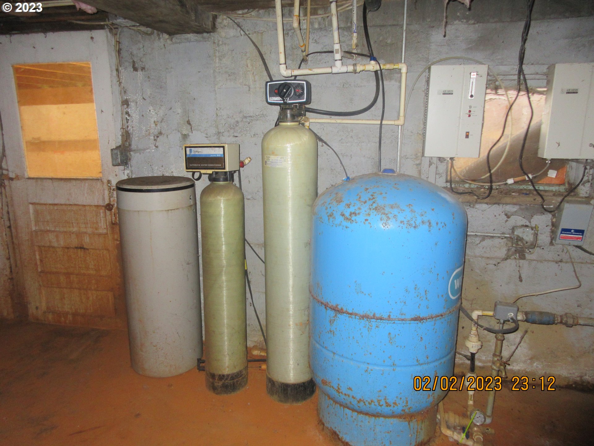 15030 Northwest Cornelius Pass Road Portland, OR 97231 - Photo 13 of 16 a room with a sink