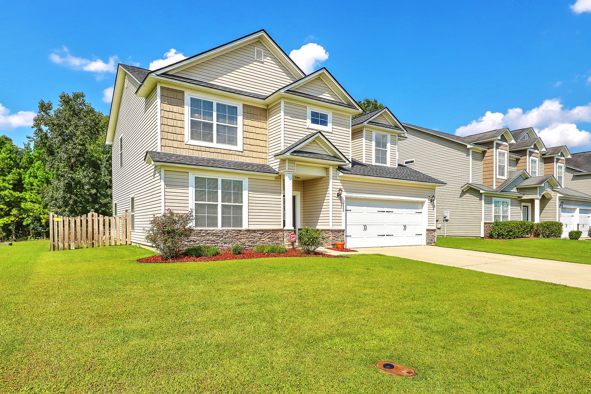223 Meadow Wood Road Summerville, SC 29486 - Photo 3 of 39 IMG_5747_8_9