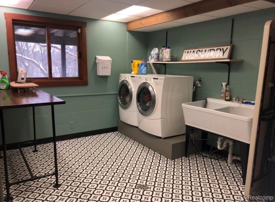1510 South Milford Road Milford, MI 48381 - Photo 40 of 48 Laundry
