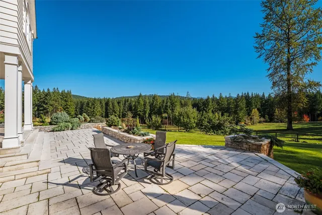 a view of an empty room with a sink