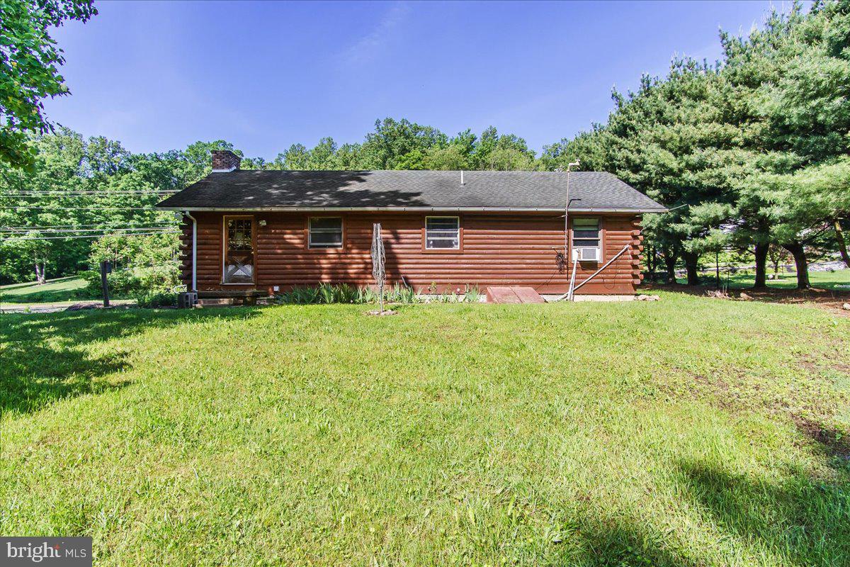 1086 Path Valley Road Fort Loudon, PA 17224 - Photo 4 of 43 Gallery Image 4