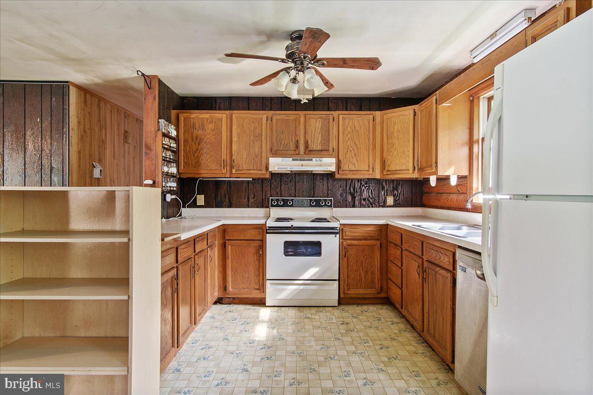 1086 Path Valley Road Fort Loudon, PA 17224 - Photo 8 of 43 Kitchen