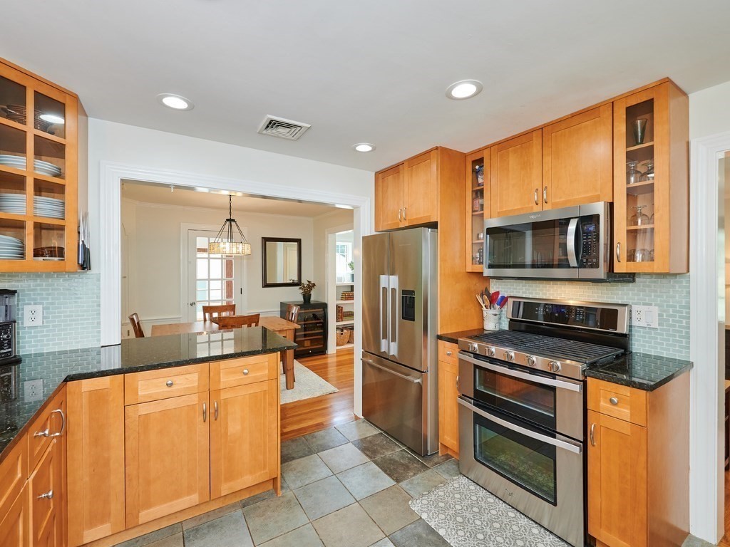 35 Jennings Road Waltham, MA 02451 - Photo 11 of 38 Gallery Image 11
