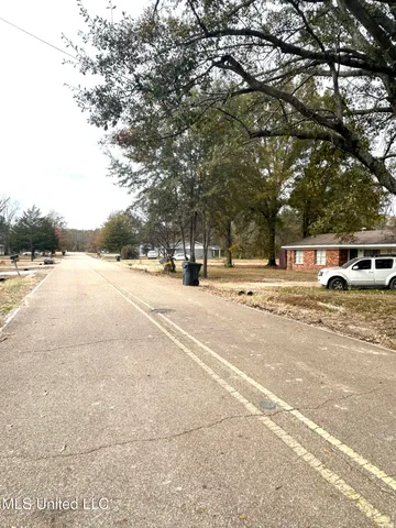 $120,000 | 122 Grenada Lane, Greenwood, MS 38930