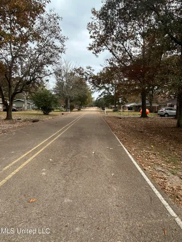 $120,000 | 122 Grenada Lane, Greenwood, MS 38930