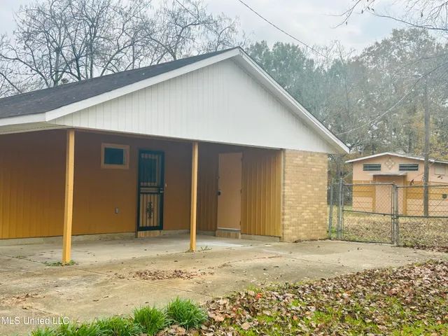 $120,000 | 122 Grenada Lane, Greenwood, MS 38930