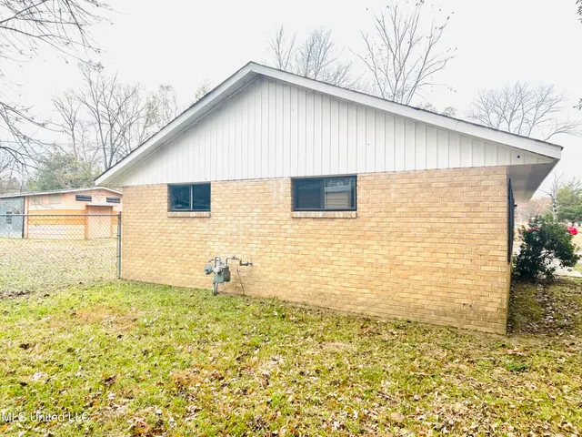 $120,000 | 122 Grenada Lane, Greenwood, MS 38930