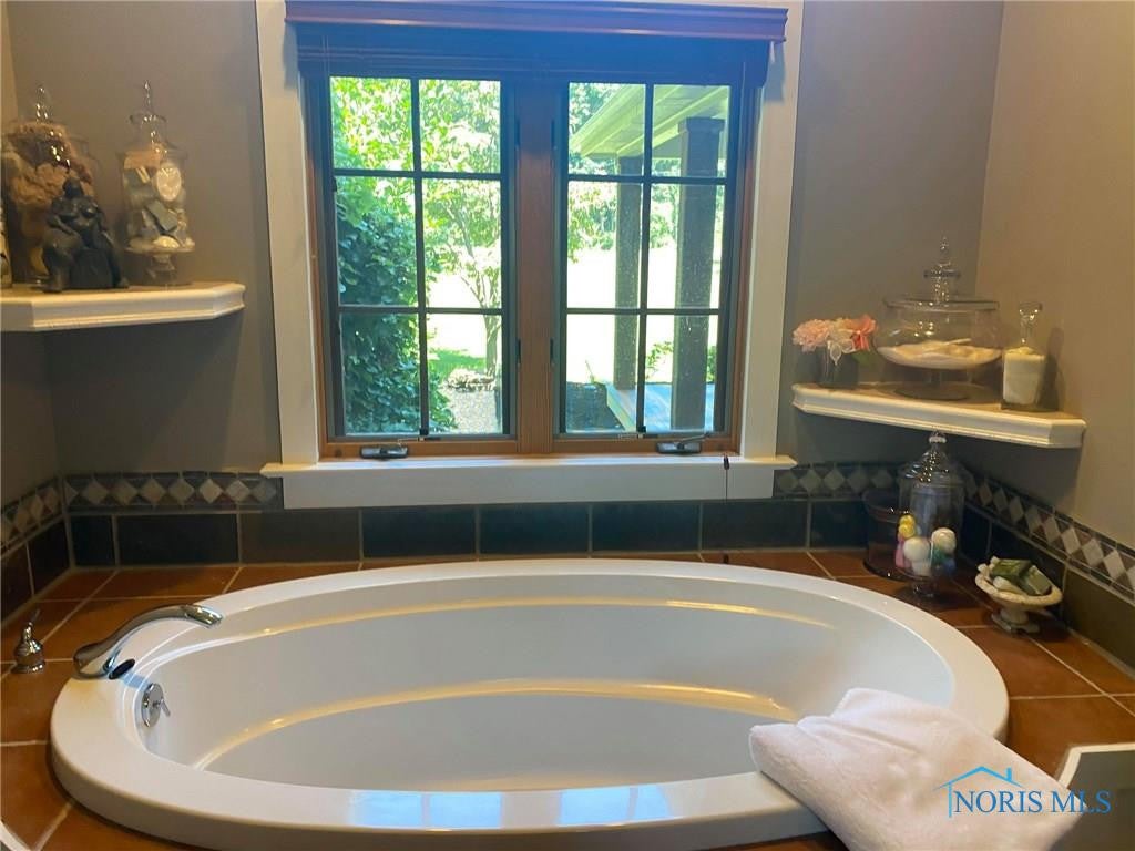 9509 Wolfinger Road Holland, OH 43528 - Photo 20 of 39 Gallery Image 20