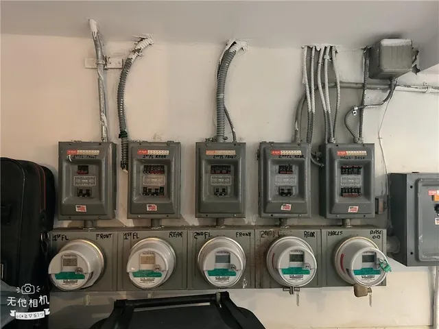 a view of utility room