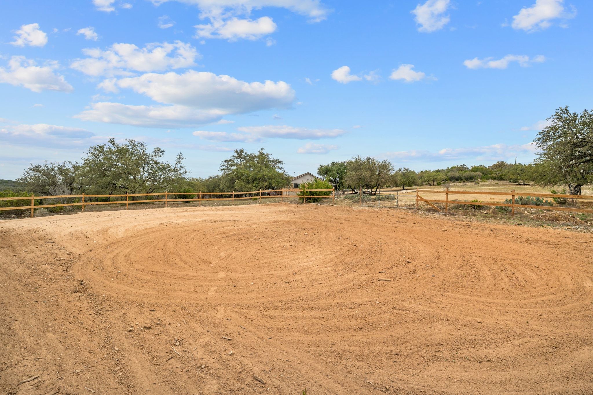 401 Ranchview Drive Johnson City, TX 78636 - Photo 36 of 40 Riding arena