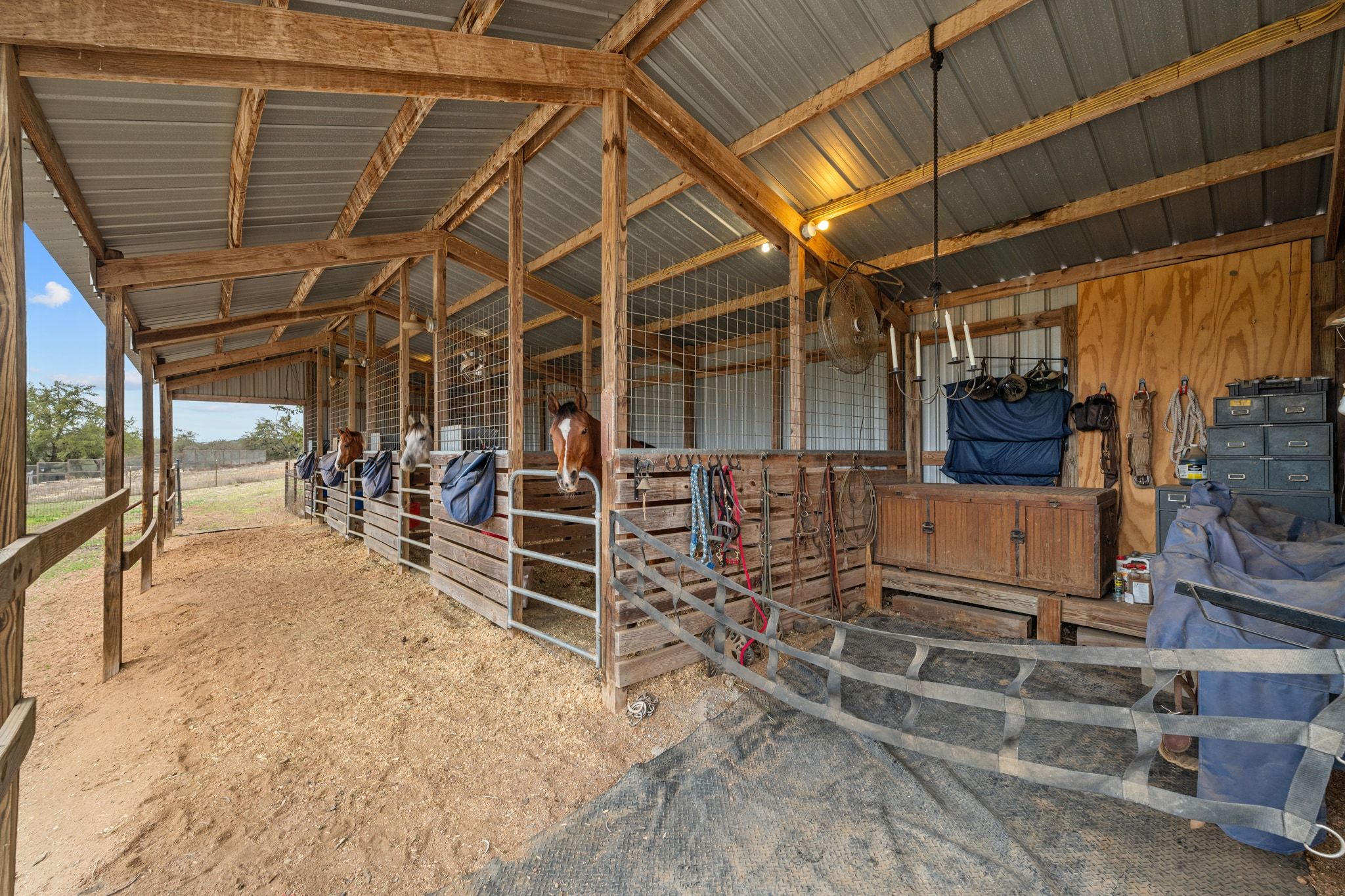 401 Ranchview Drive Johnson City, TX 78636 - Photo 9 of 40 stables w tack room