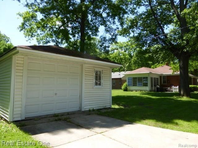 4040 Kenmore Road Berkley, MI 48072 - Photo 21 of 22 P1000531.jpg