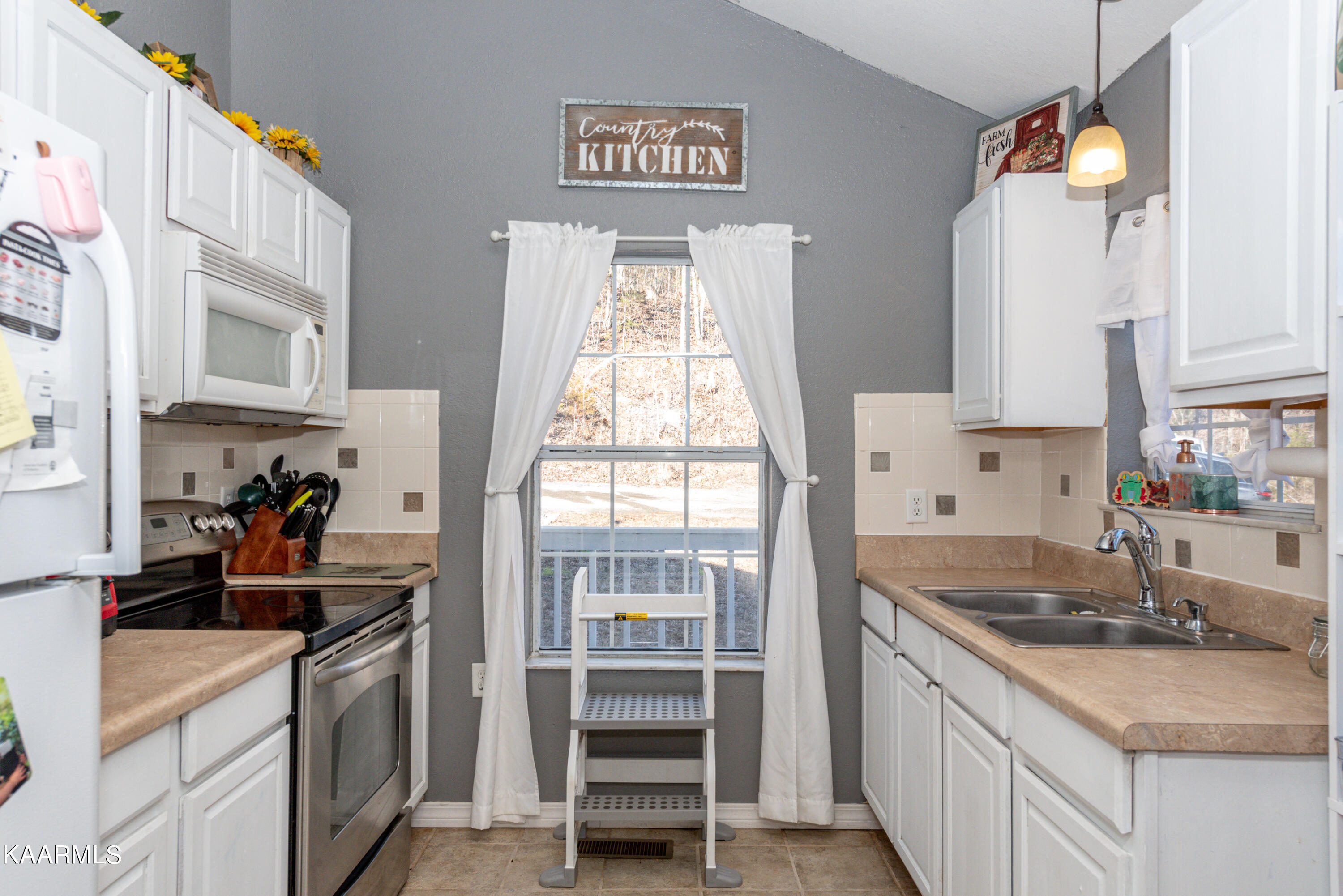 1495 Reagan Valley Road Tellico Plains, TN 37385 - Photo 13 of 26 Kitchen