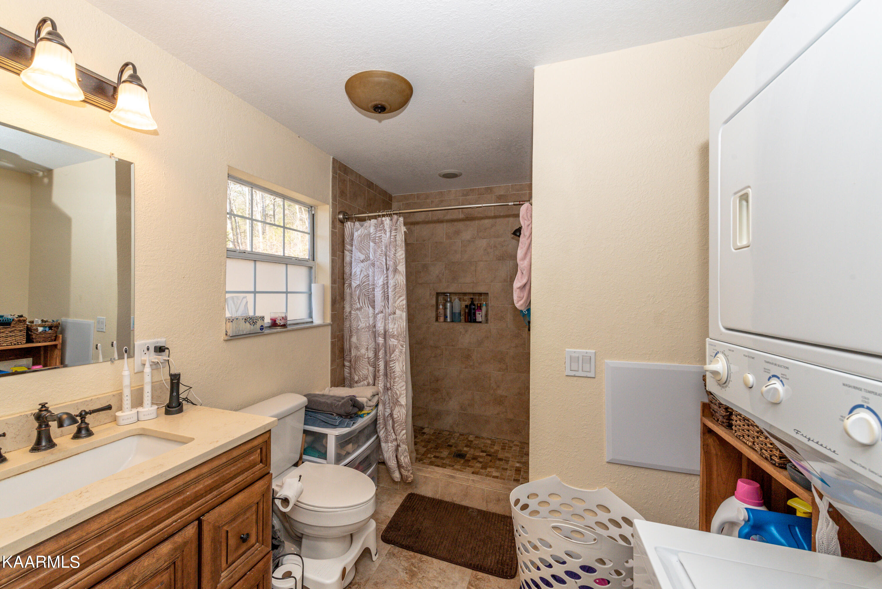 1495 Reagan Valley Road Tellico Plains, TN 37385 - Photo 23 of 26 Tile shower