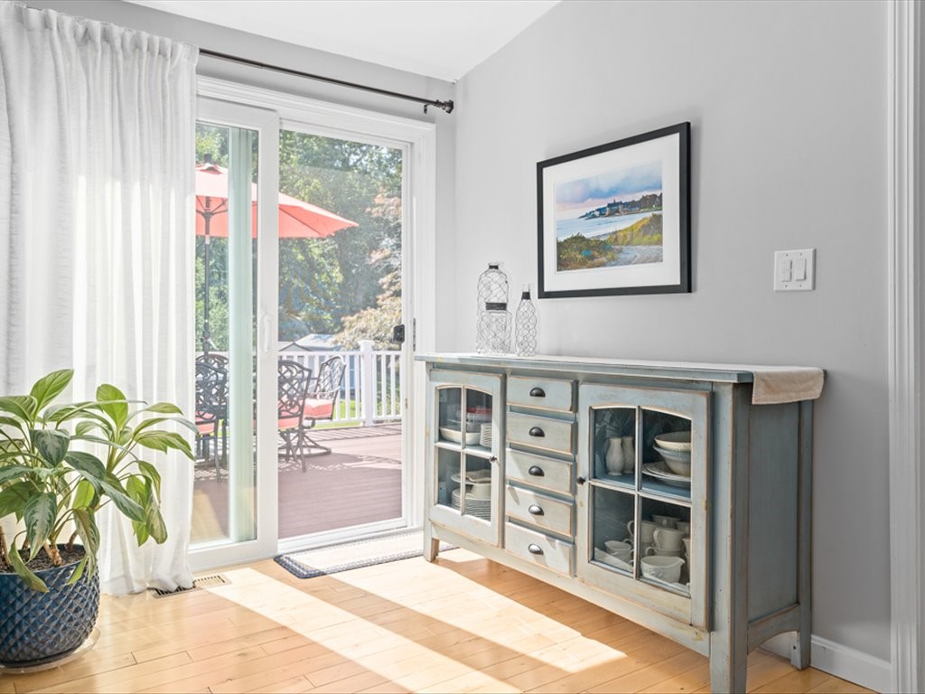 24 Linden Road Narragansett, RI 02882 - Photo 17 of 36