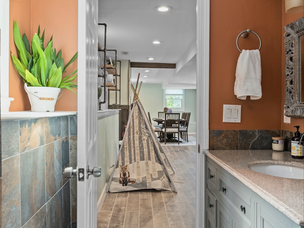 24 Linden Road Narragansett, RI 02882 - Photo 33 of 36