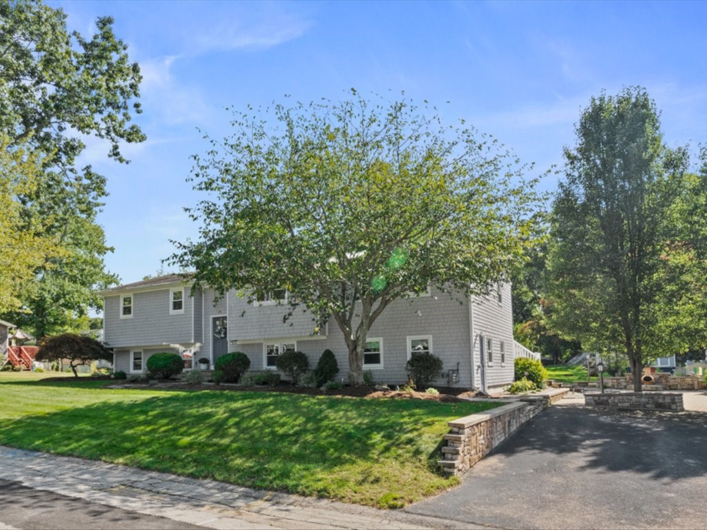 24 Linden Road Narragansett, RI 02882 - Photo 4 of 36