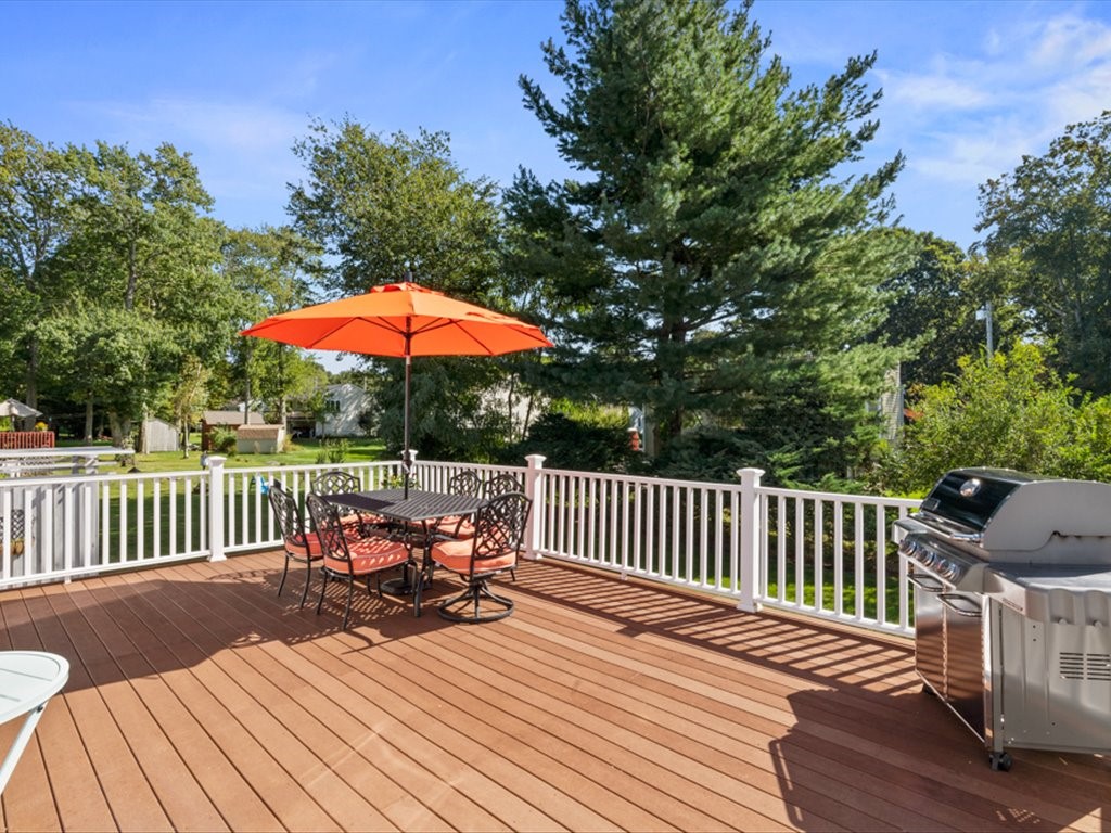 24 Linden Road Narragansett, RI 02882 - Photo 8 of 36