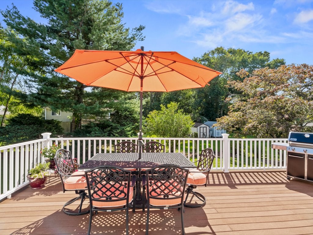 24 Linden Road Narragansett, RI 02882 - Photo 9 of 36