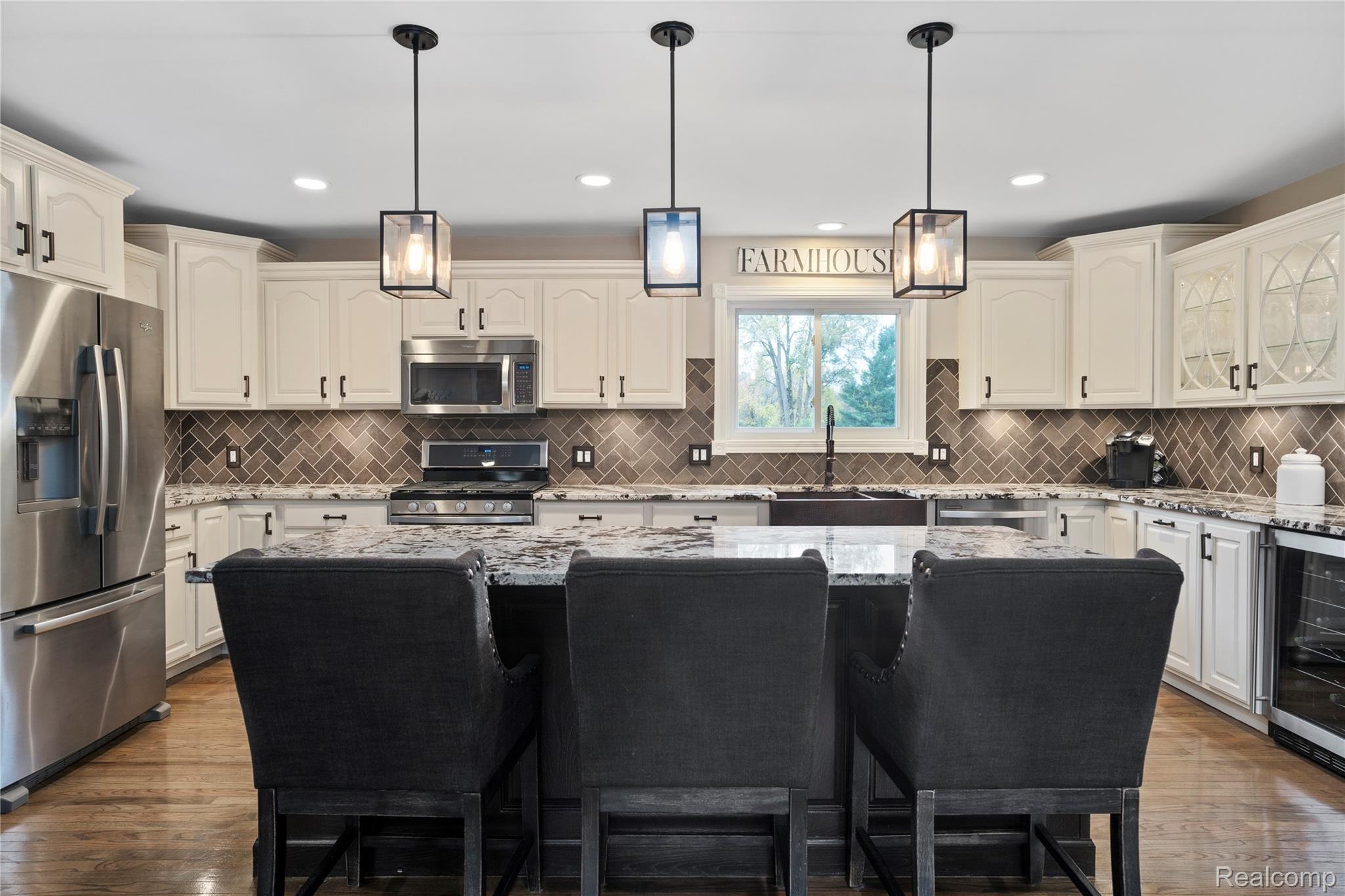 30507 King Road Romulus, MI 48174 - Photo 10 of 30 DSC00755.jpg