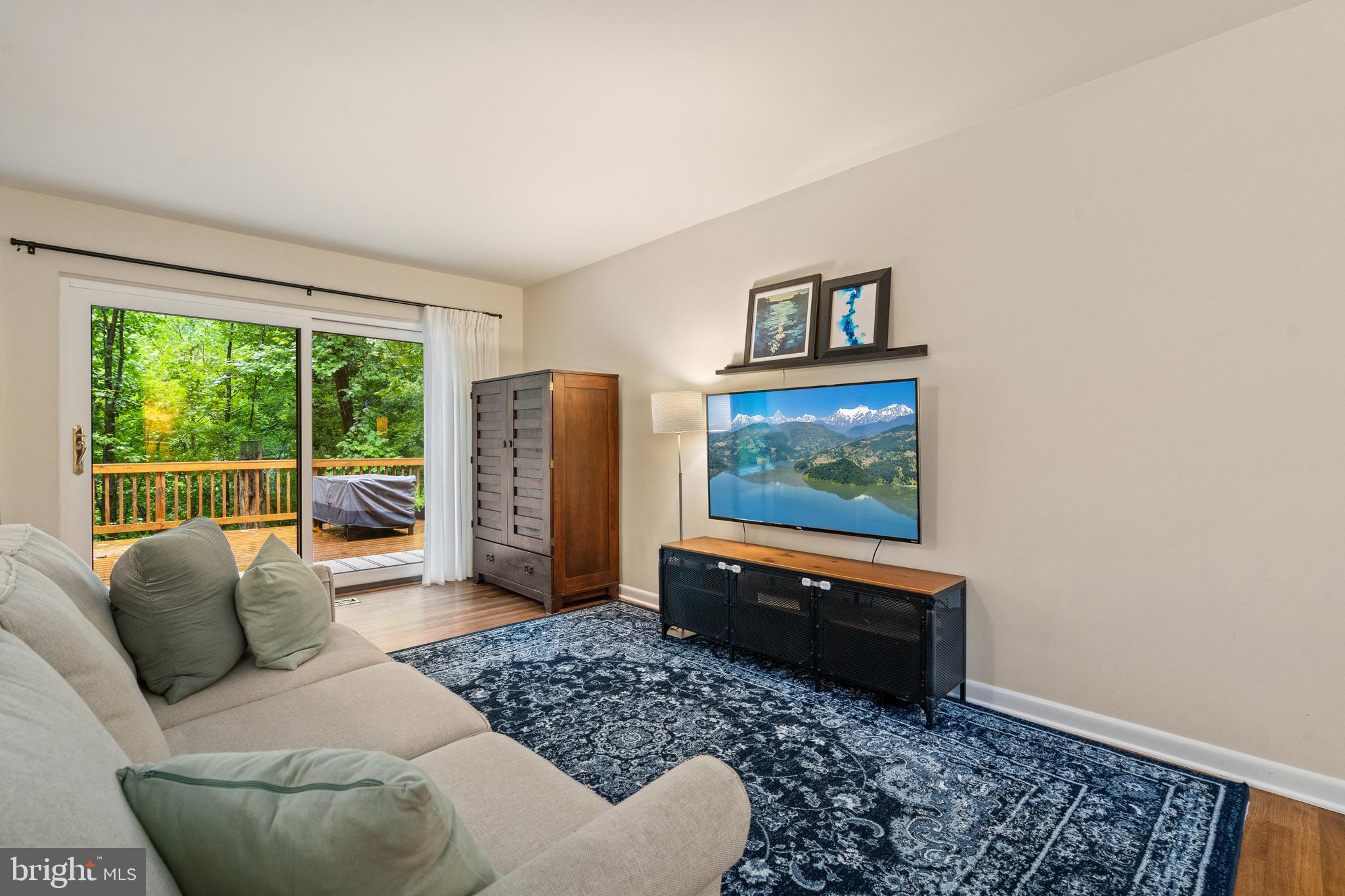 11083 Saffold Way Reston, VA 20190 - Photo 4 of 42