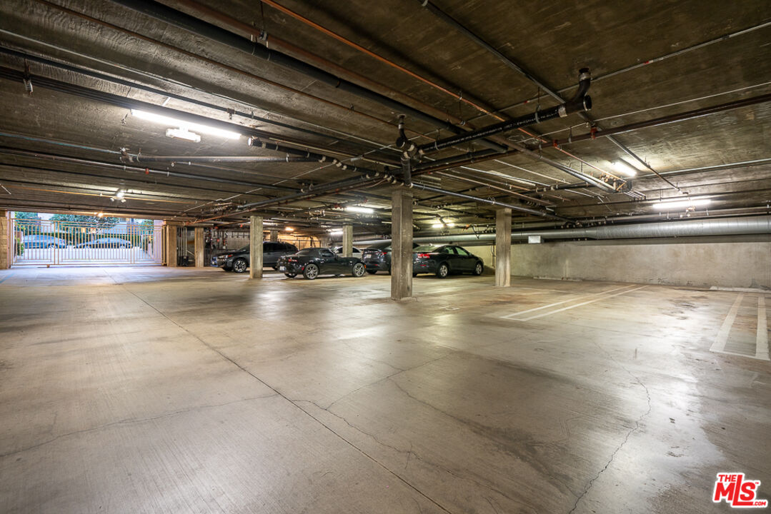 1222 South Westgate Avenue, Unit 205 Los Angeles, CA 90025 - Photo 25 of 30