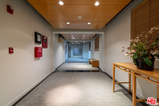 a view of livingroom with furniture