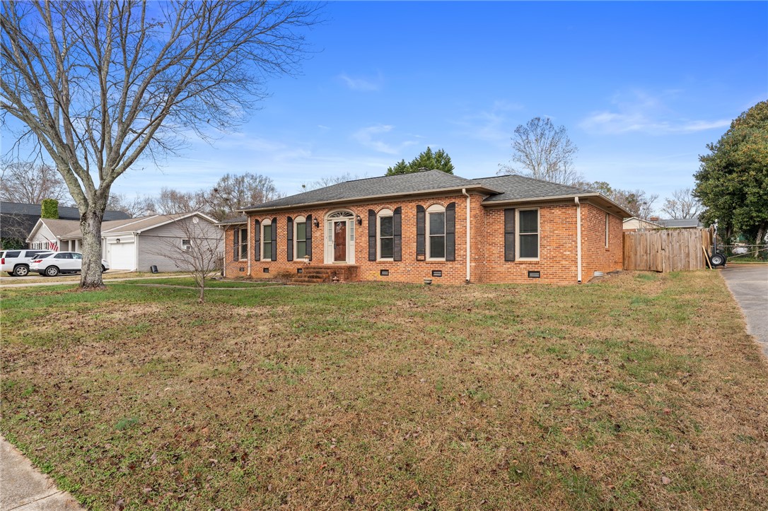 509 Devenger Road Greer, SC 29650 - Photo 3 of 36