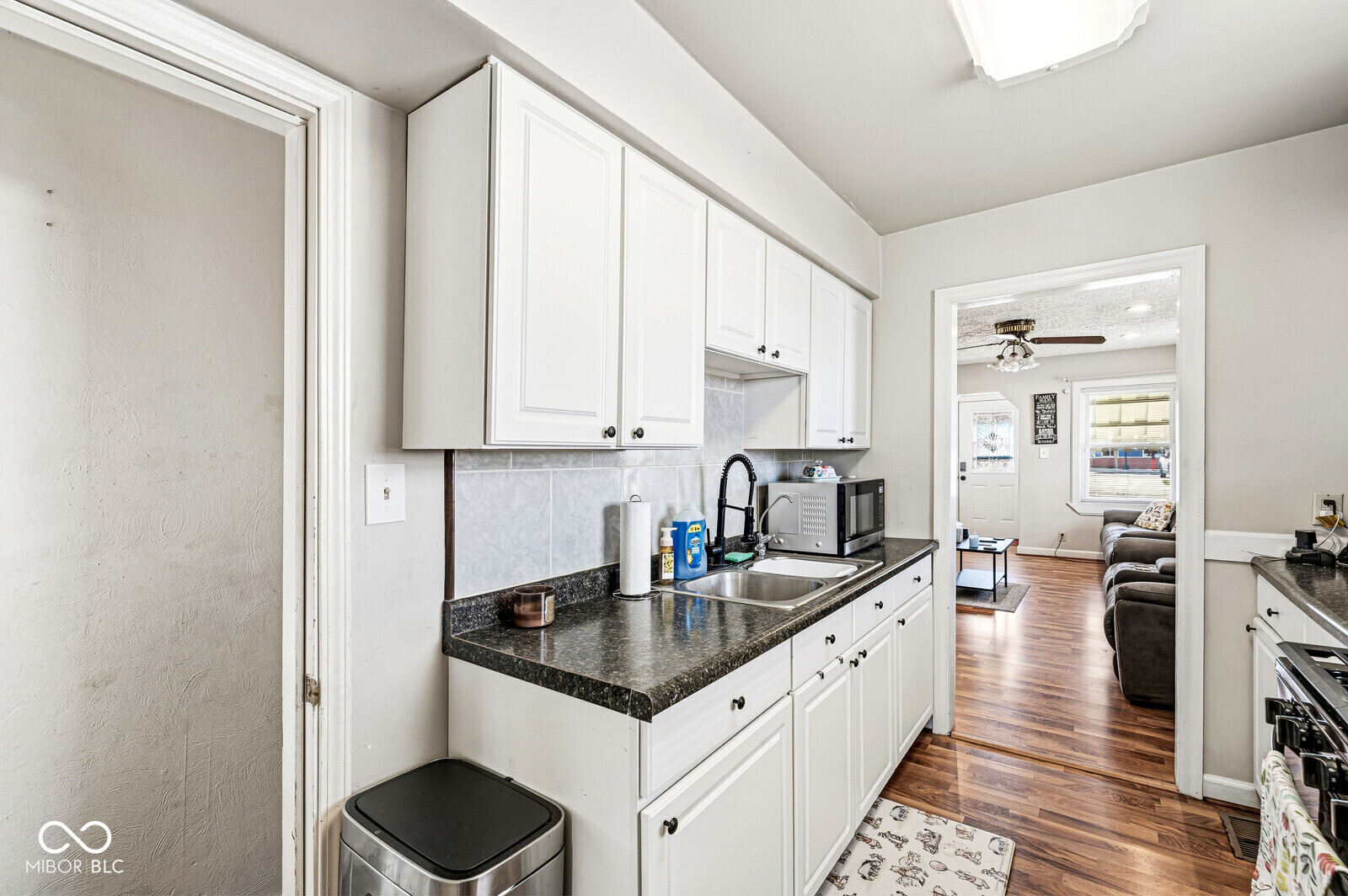 41 South Post Road Indianapolis, IN 46219 - Photo 14 of 25