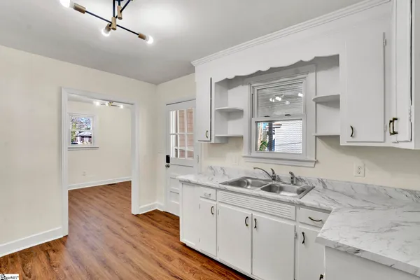 $299,900 | 207 Elm Street, Clinton, SC 29325