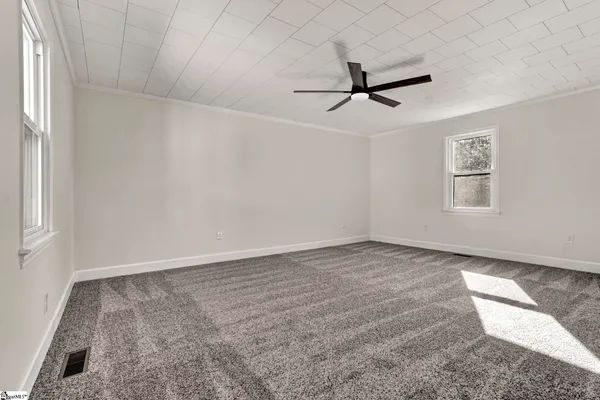 $299,900 | 207 Elm Street, Clinton, SC 29325