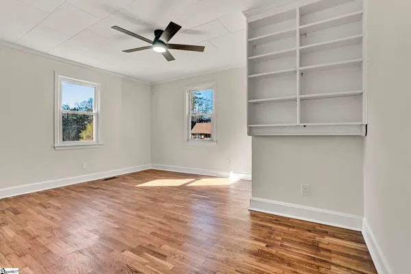 $299,900 | 207 Elm Street, Clinton, SC 29325