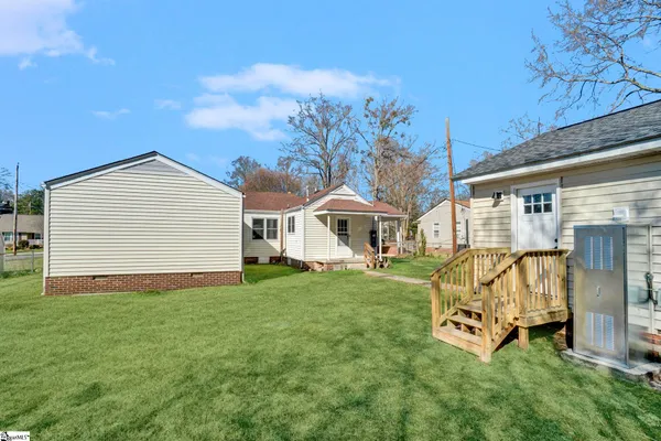 $299,900 | 207 Elm Street, Clinton, SC 29325