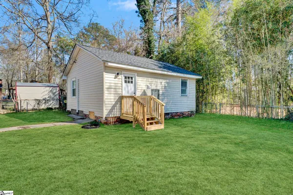 $299,900 | 207 Elm Street, Clinton, SC 29325
