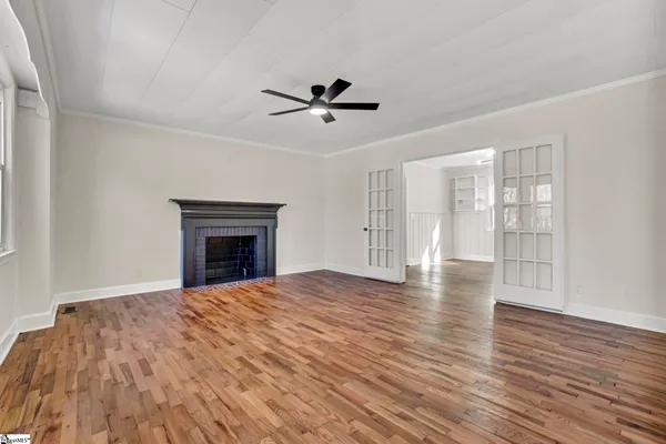 $299,900 | 207 Elm Street, Clinton, SC 29325