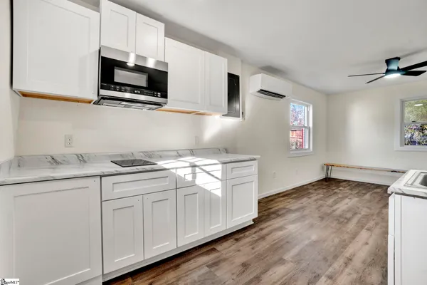 $299,900 | 207 Elm Street, Clinton, SC 29325