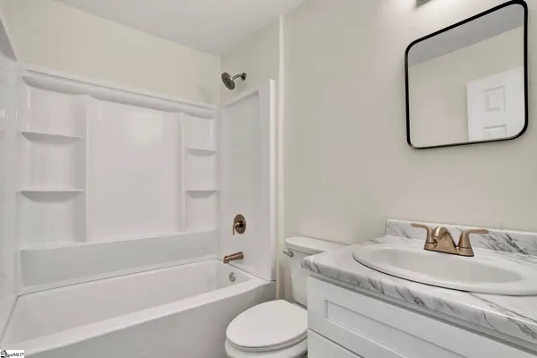 $299,900 | 207 Elm Street, Clinton, SC 29325