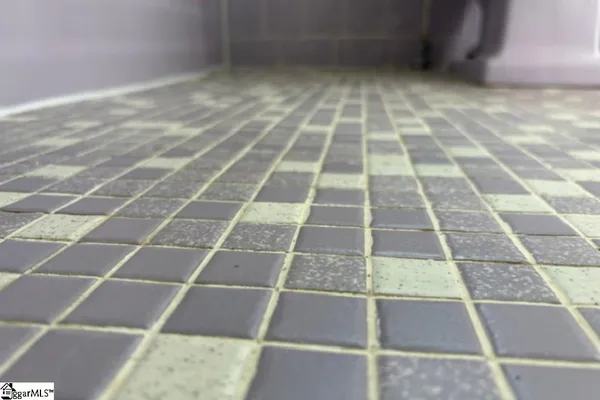 $299,900 | 207 Elm Street, Clinton, SC 29325