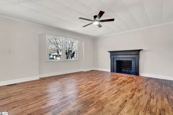 $299,900 | 207 Elm Street, Clinton, SC 29325