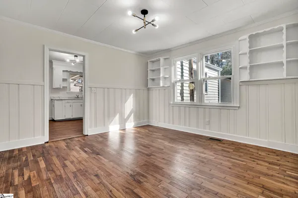 $299,900 | 207 Elm Street, Clinton, SC 29325