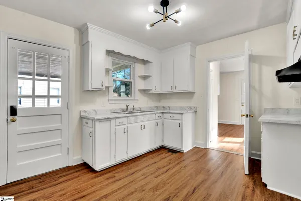 $299,900 | 207 Elm Street, Clinton, SC 29325