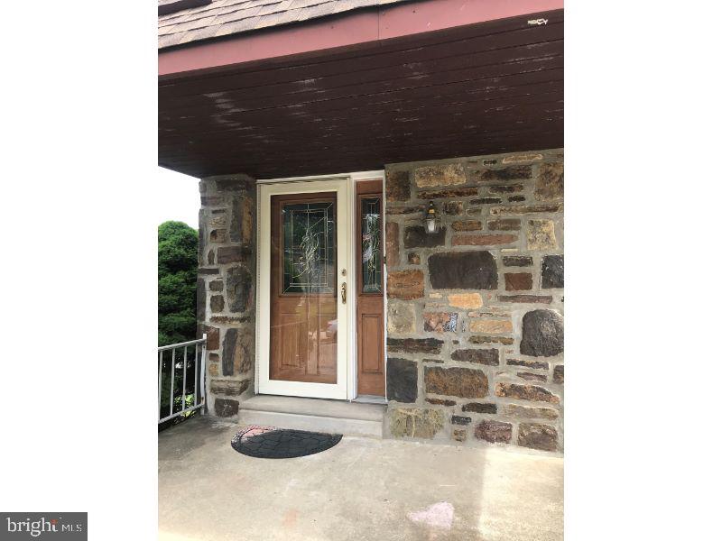 15151 Ina Drive Philadelphia, PA 19116 - Photo 2 of 17 Gallery Image 2