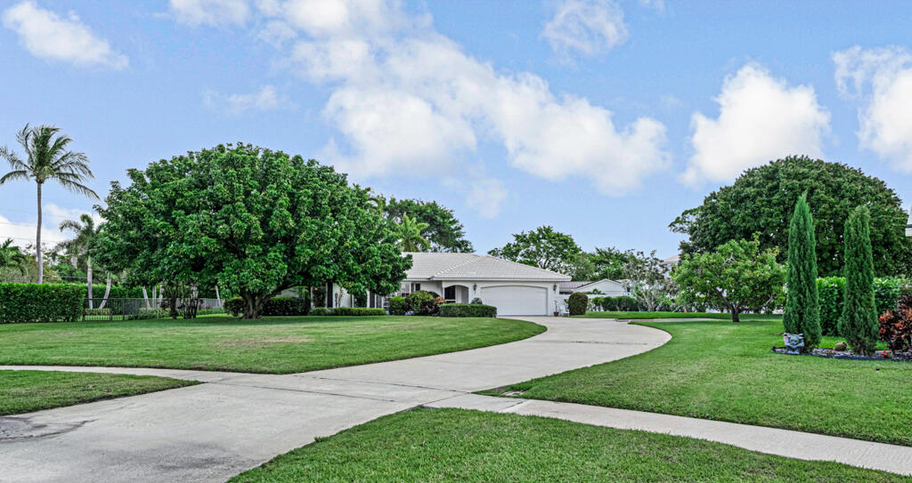 22086 East Soliel Circle Boca Raton, FL 33433 - Photo 1 of 47 01