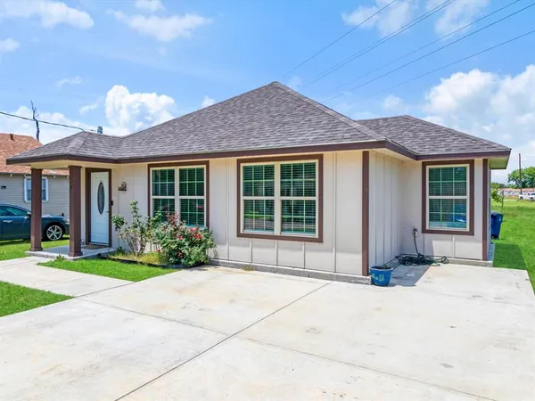 $275,000 | 308 Avenue A Ennis Tx 75119, Ennis, TX 75119