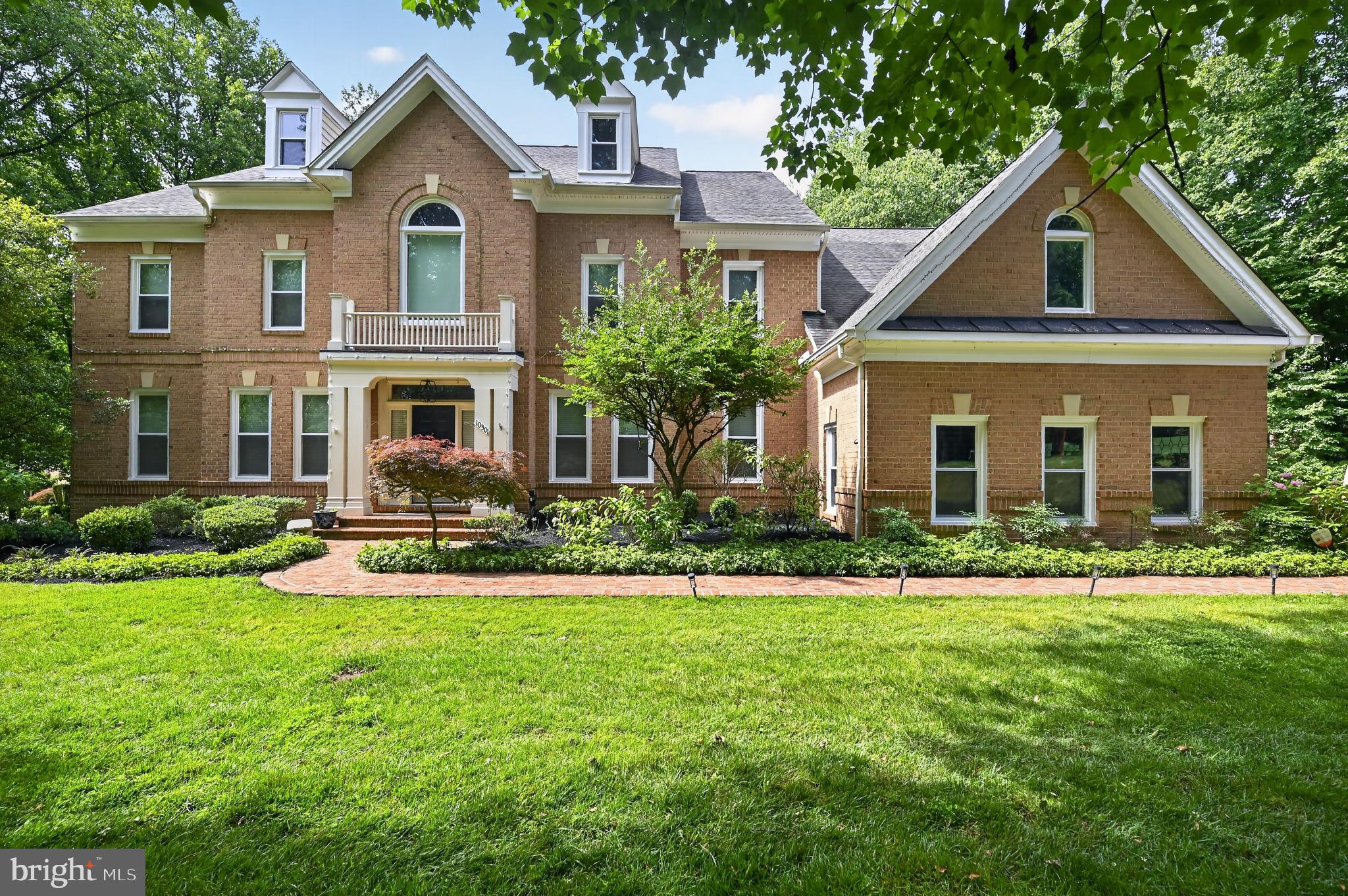10301 Forest Maple Road Vienna, VA 22182 - Photo 4 of 27